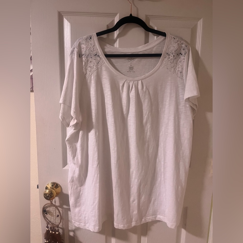 Elegant White Lace Women's Top